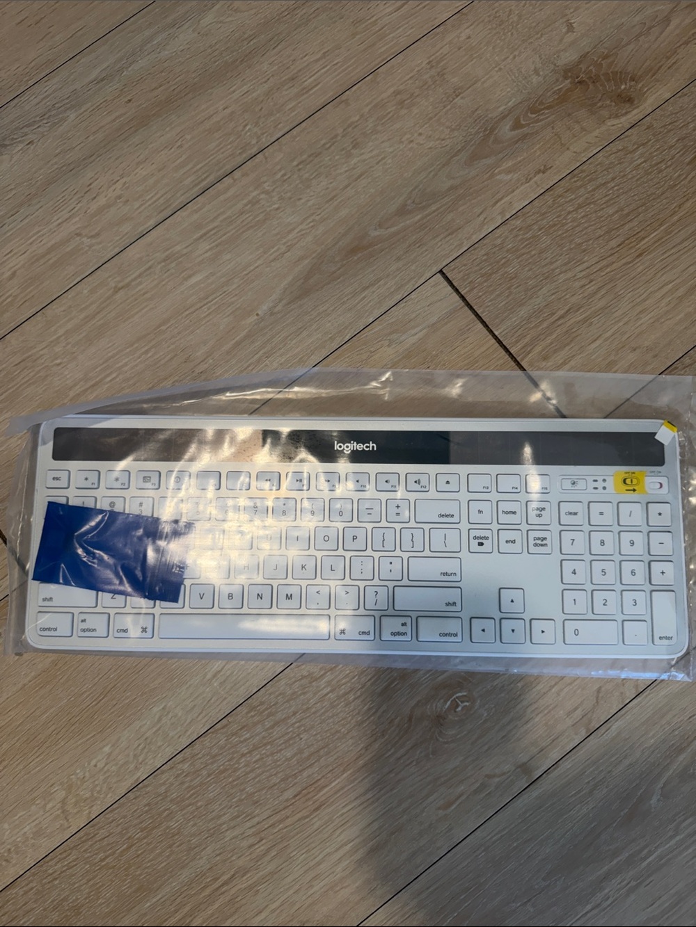 Logitech White and Silver Slim Wireless Keyboard with Numeric Keypad
